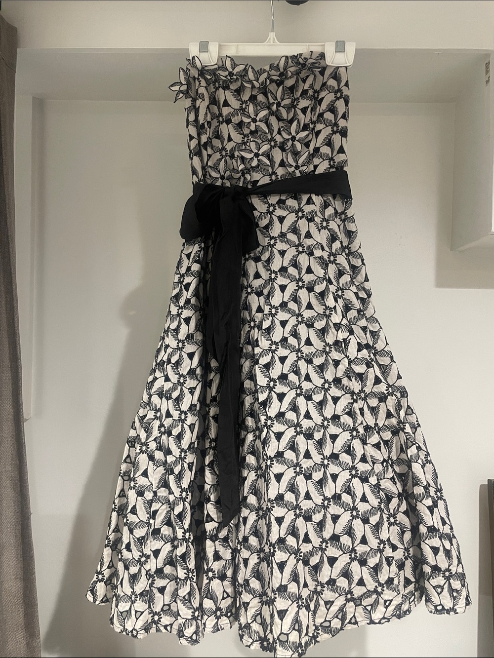 Anthropologie Moulinette Black & White Floral Strapless Midi Dress with Sash -2 - Picture 4 of 8